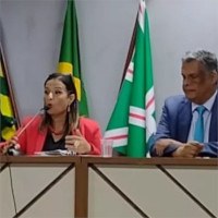 Vereadora Luciula do Recanto e Vinicius Cordeiro, Secretário Municipal de Proteção e Defesa dos Animais do Rio de Janeiro, compondo a mesa Vereadora Luciula do Recanto e Vinicius Cordeiro, Secretário Municipal de Proteção e Defesa dos Animais do Rio de Janeiro, compondo a mesa