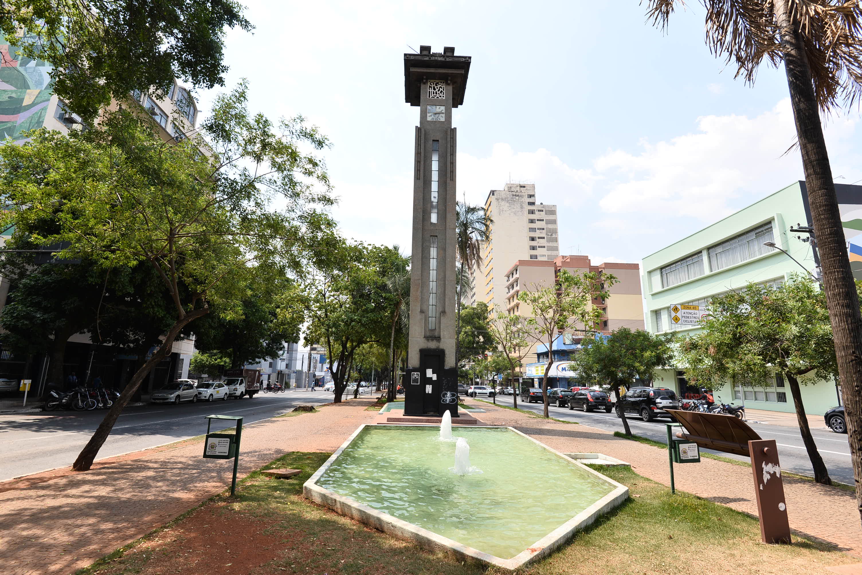 RELOGIO DA AVENIDA GOIÁS em 2017 (Foto Antônio Silva).JPG