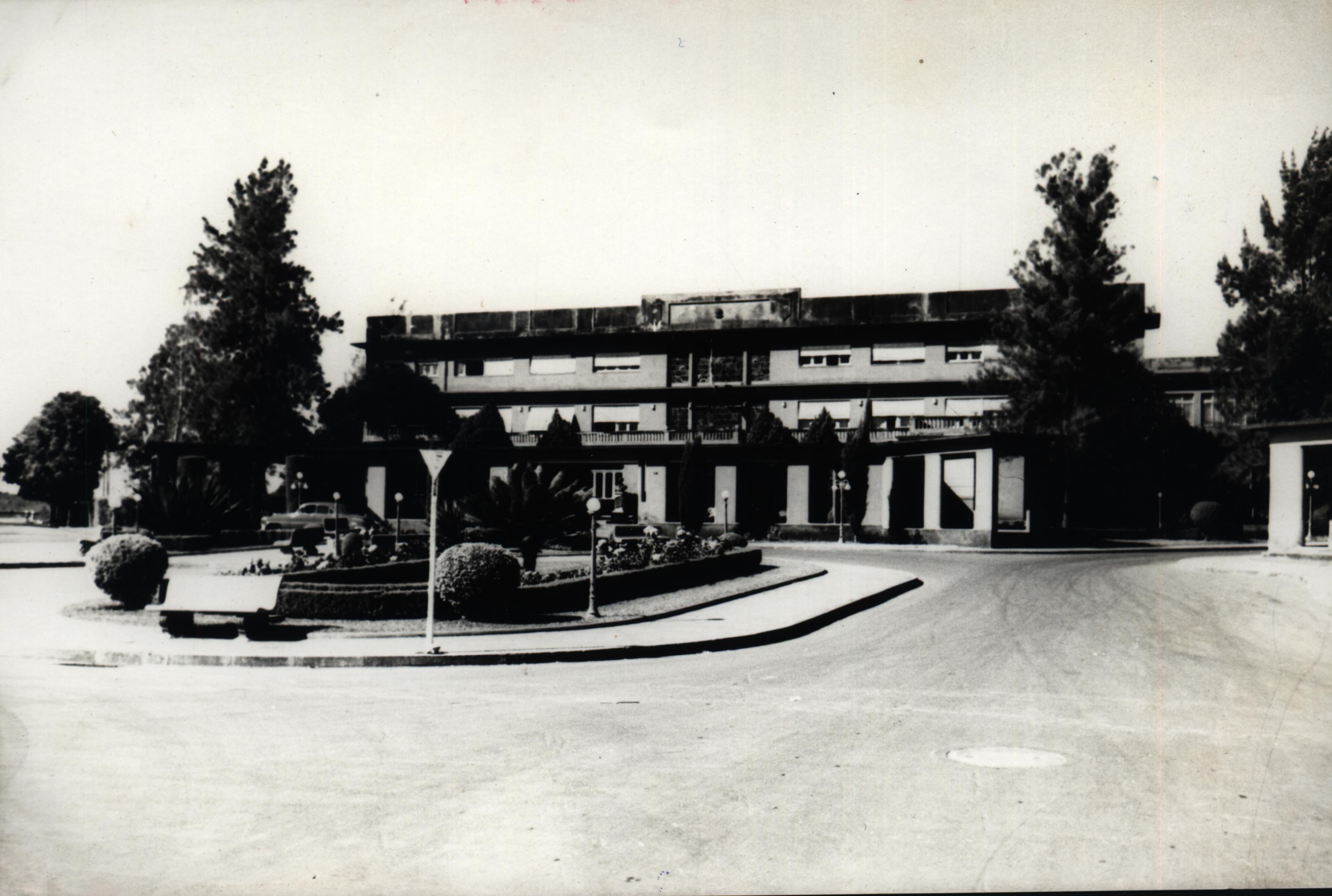 PALÁCIO ESMERALDA - Década de 40 (Arquivo Cedido pela Prefeitura de Goiânia).jpg