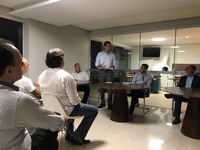 Andrey Azeredo debate melhorias para a região da Praça da T-19 com moradores e a Prefeitura