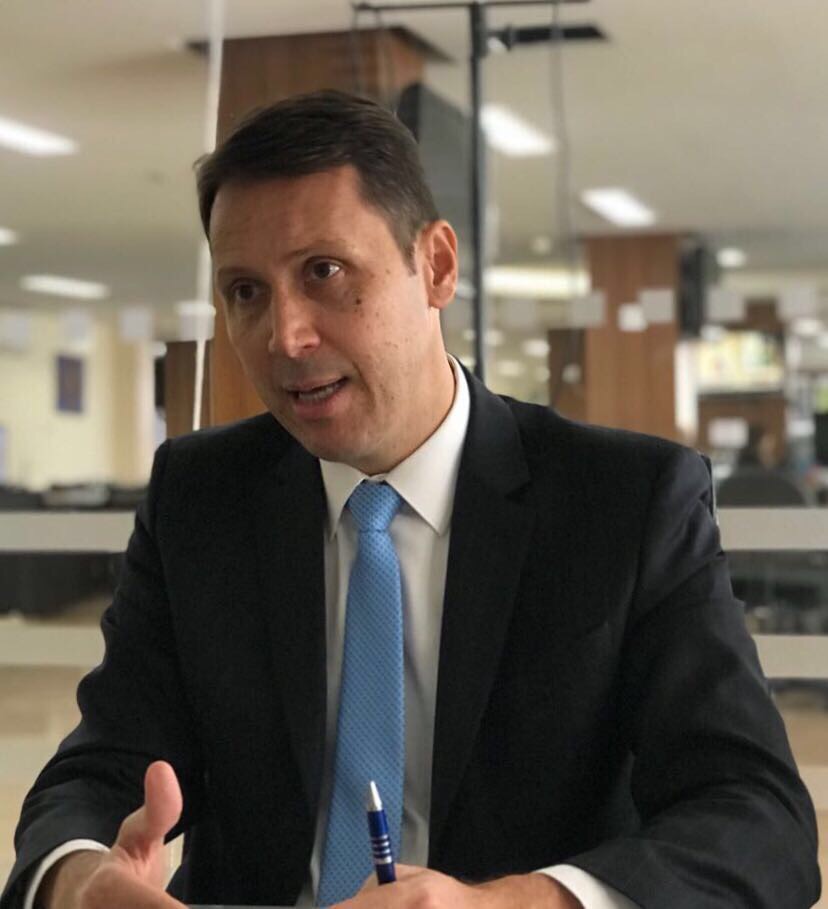 Andrey Azeredo propõe que escolas municipais liberem computadores para a população fazer matrículas nos CMEIs        