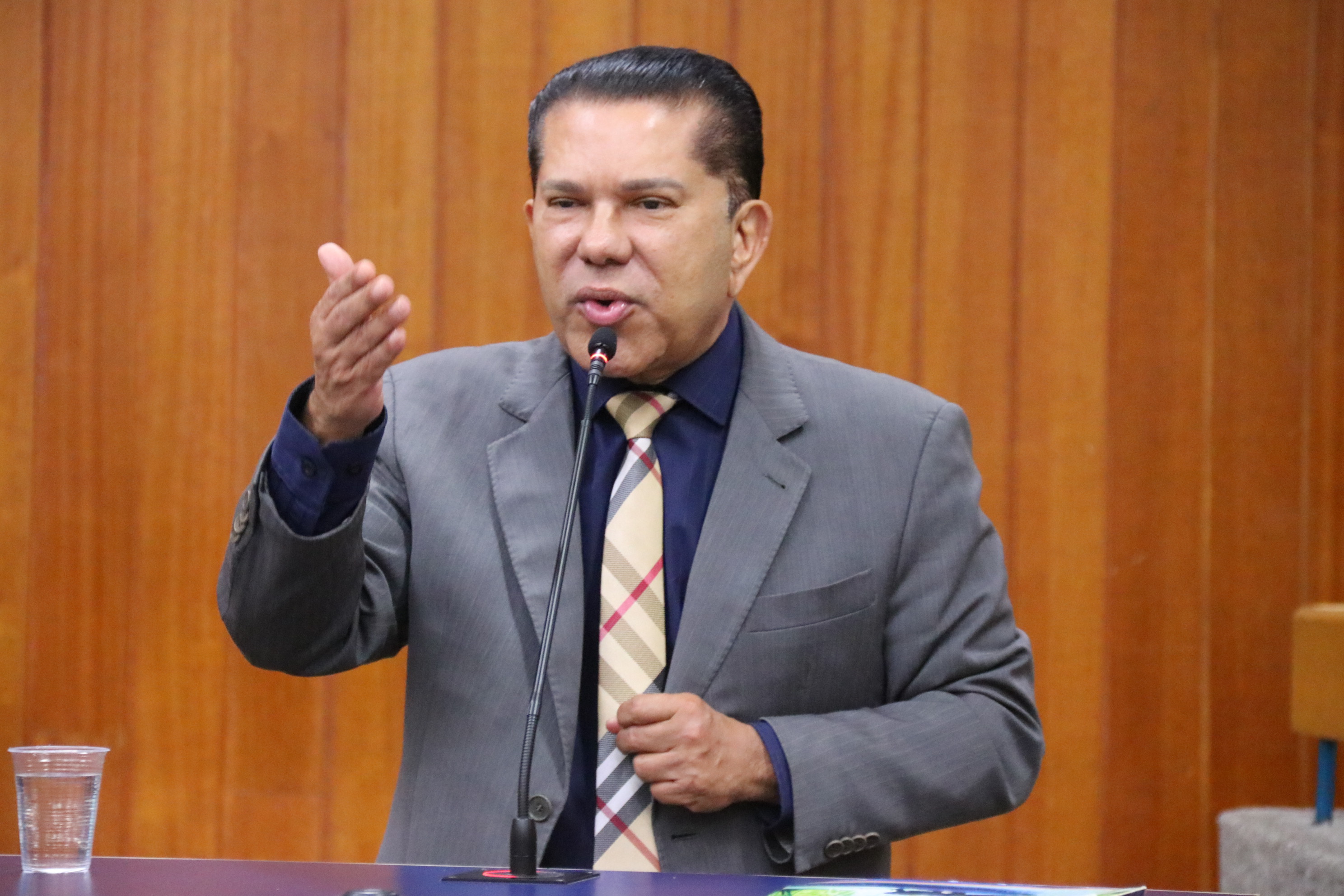 Plenário autoriza cursos profissionalizantes em escolas sem funcionamento noturno