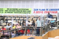 Câmara aprova, em 2ª votacão, aumento no auxílio-locomoção de servidores administrativos da Educação
