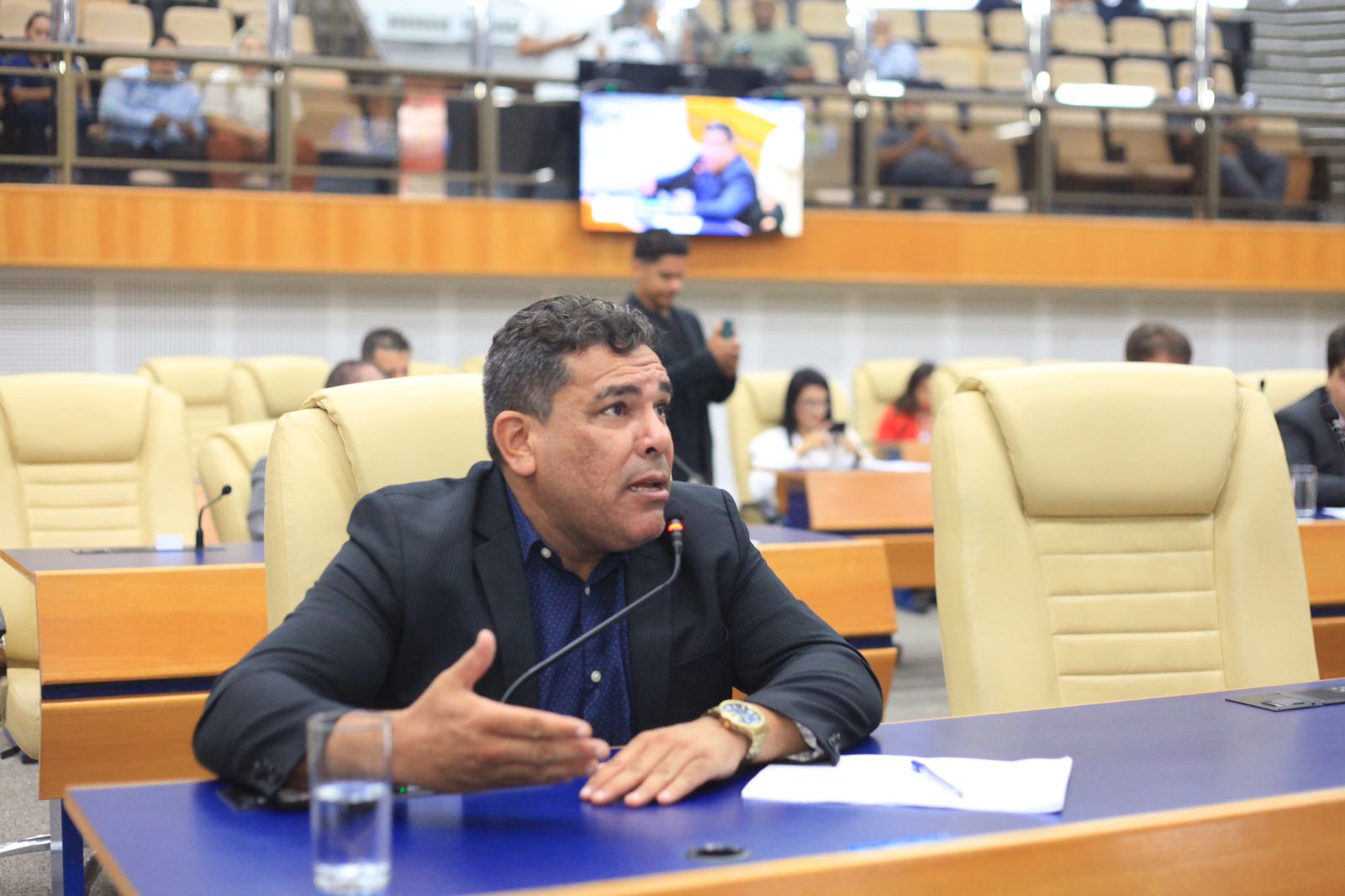 Câmara aprova atendimento prioritário para pessoas com fibromialgia, com neoplasia maligna ou submetidas à hemodiálise