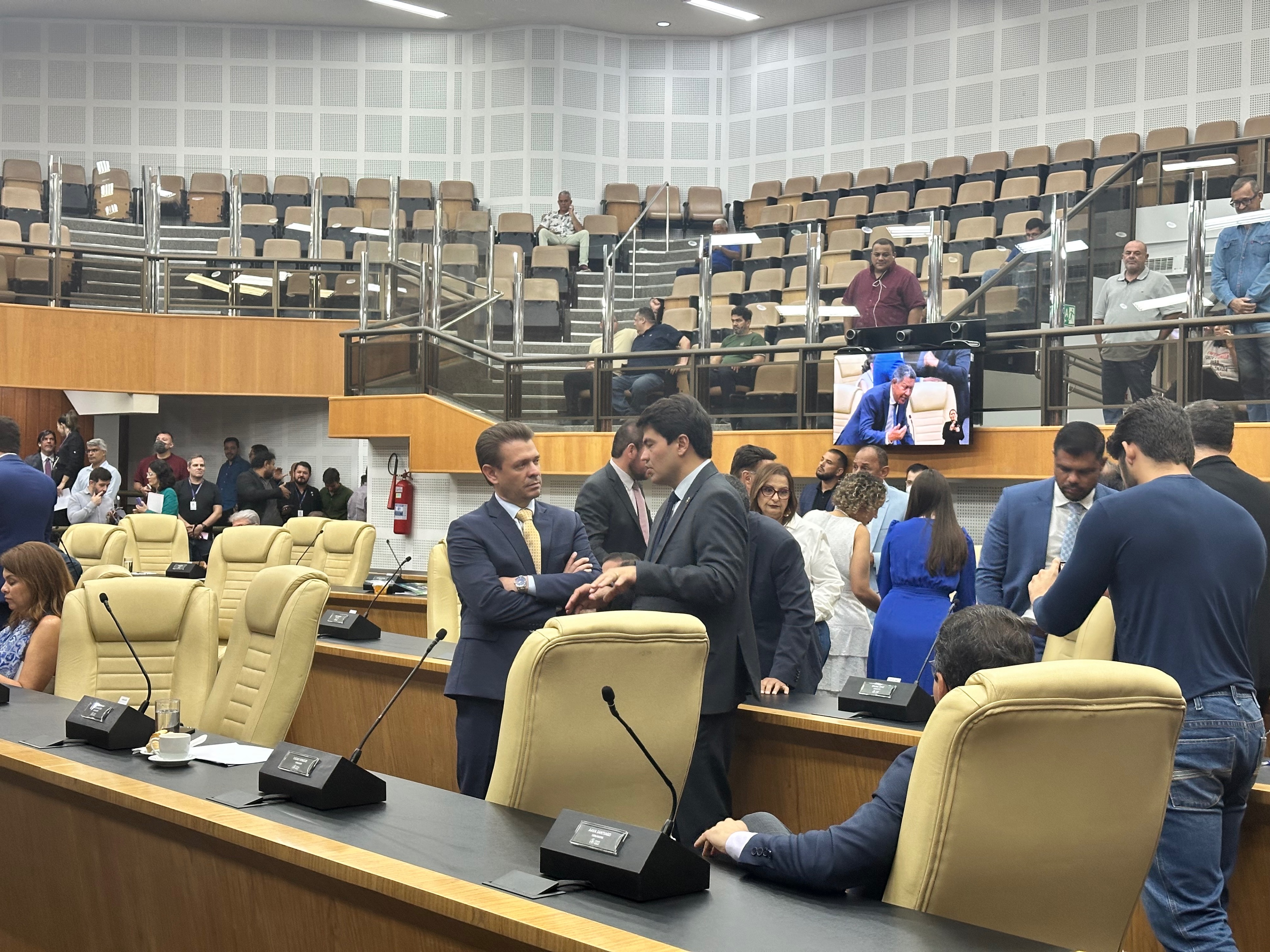 Plenário aprova vale-alimentação para servidores efetivos da Secretaria de Saúde