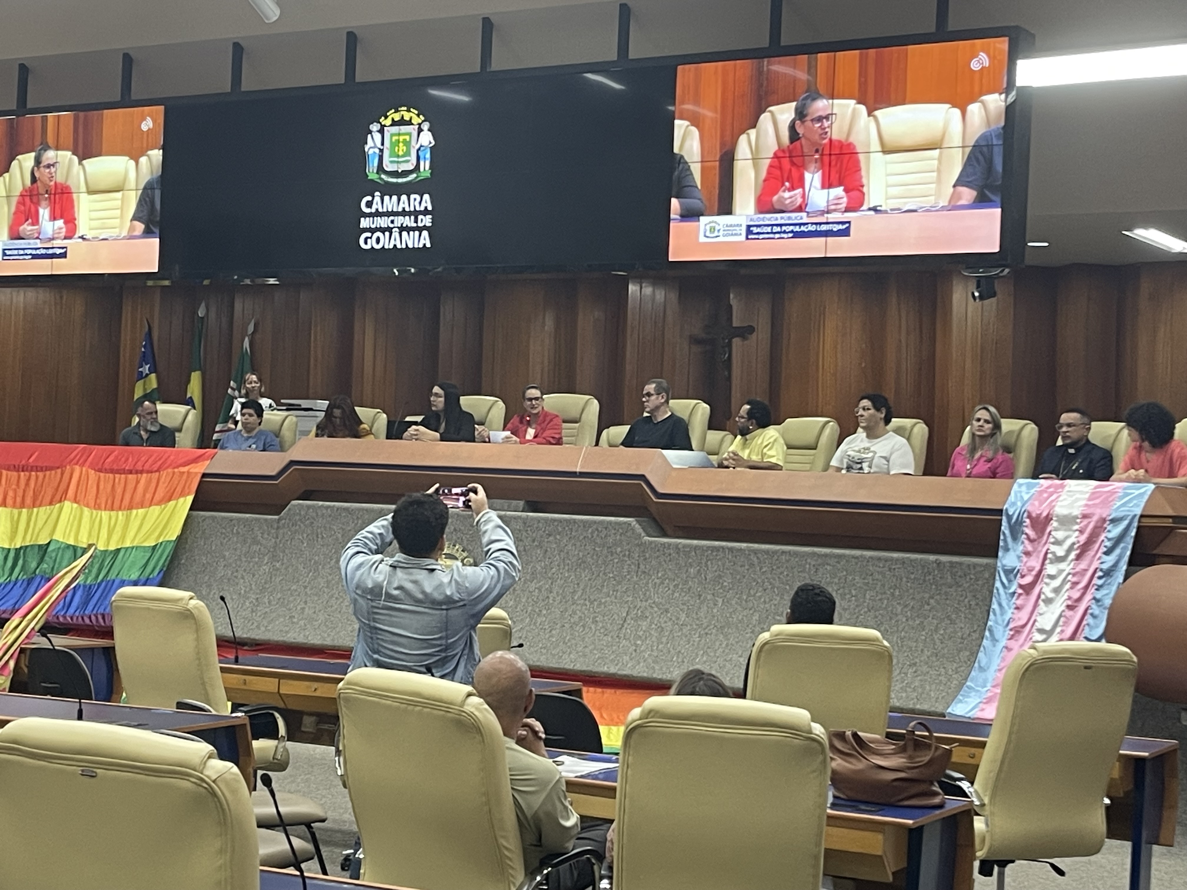 Atendimento à saúde de pessoas LGBTQIAPN+ na rede pública em debate na Câmara