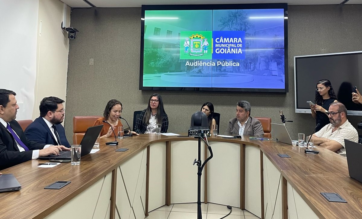 Audiência pública discute projeto que obriga colocação de cartazes sobre Manobra de Heimlich em restaurantes