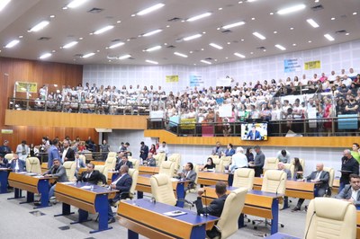 Câmara aprova atualizações e reajustes em planos de carreira de servidores operacionais e de diretores e secretários-gerais de escolas