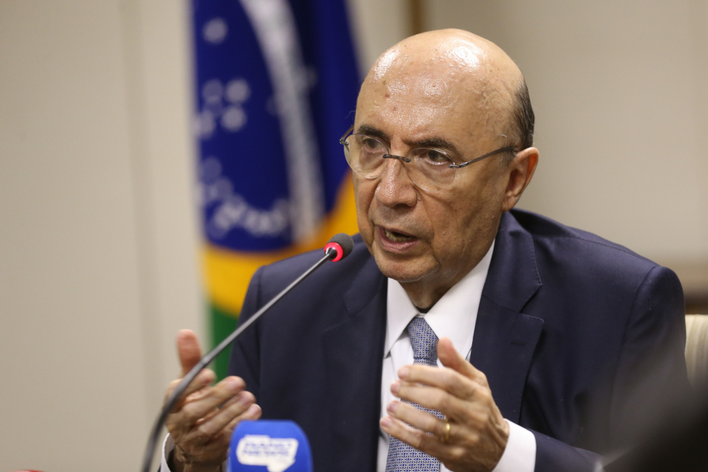 Câmara aprova entrega de título de cidadão a Henrique Meirelles