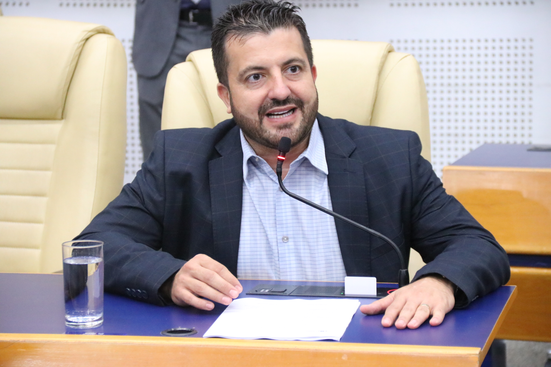 Câmara rejeita veto à garantia de prioridade de vagas para matrículas de órfãos da Covid-19 em Cmeis