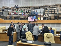 Câmara aprova prorrogação da CEI dos Fios Soltos