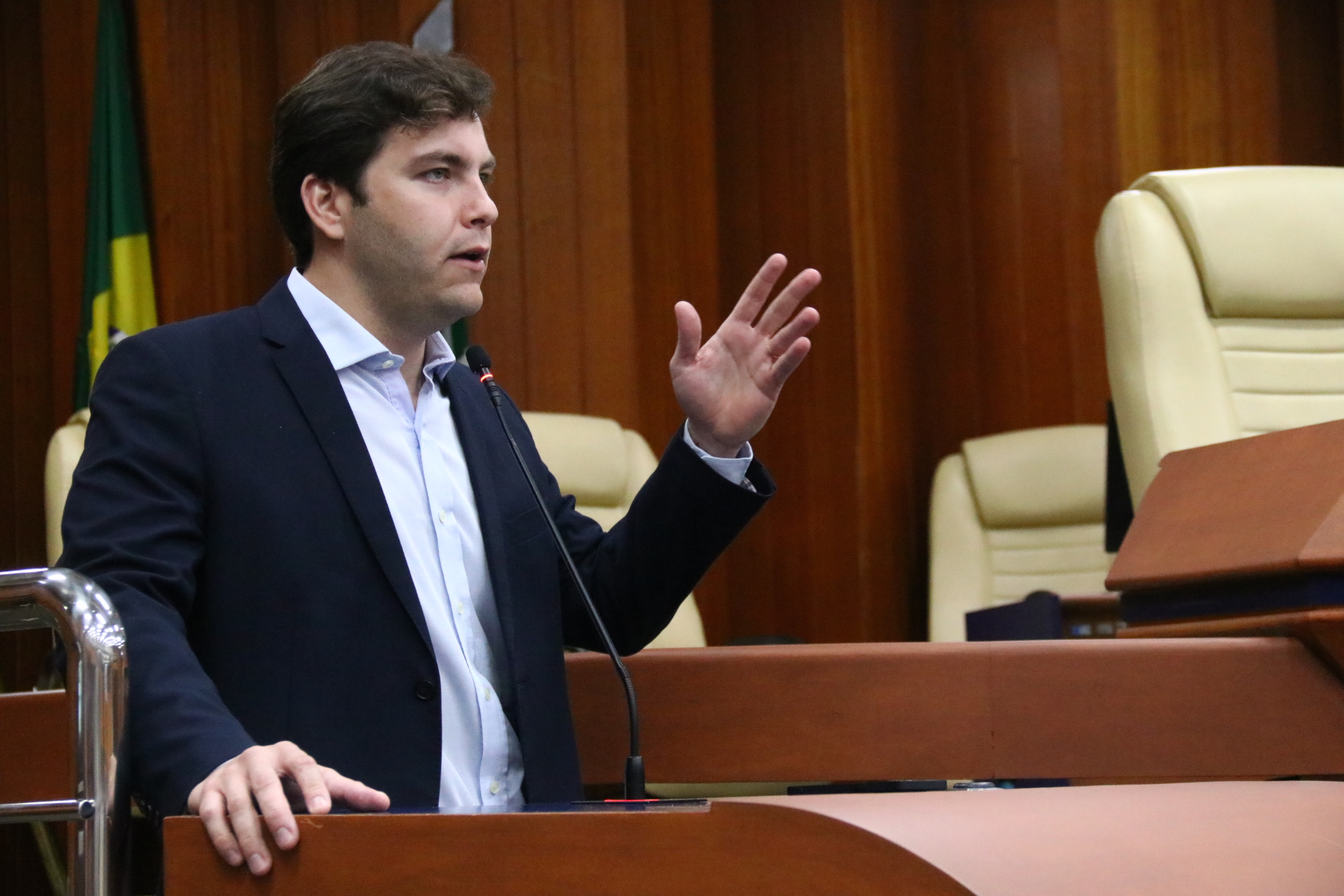 Proposta de carteirinha de identificação para pacientes que usam cannabis medicinal avança na Câmara