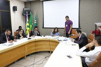 CCJ aprova instalação de faixa de pedestre em frente às escolas da capital
