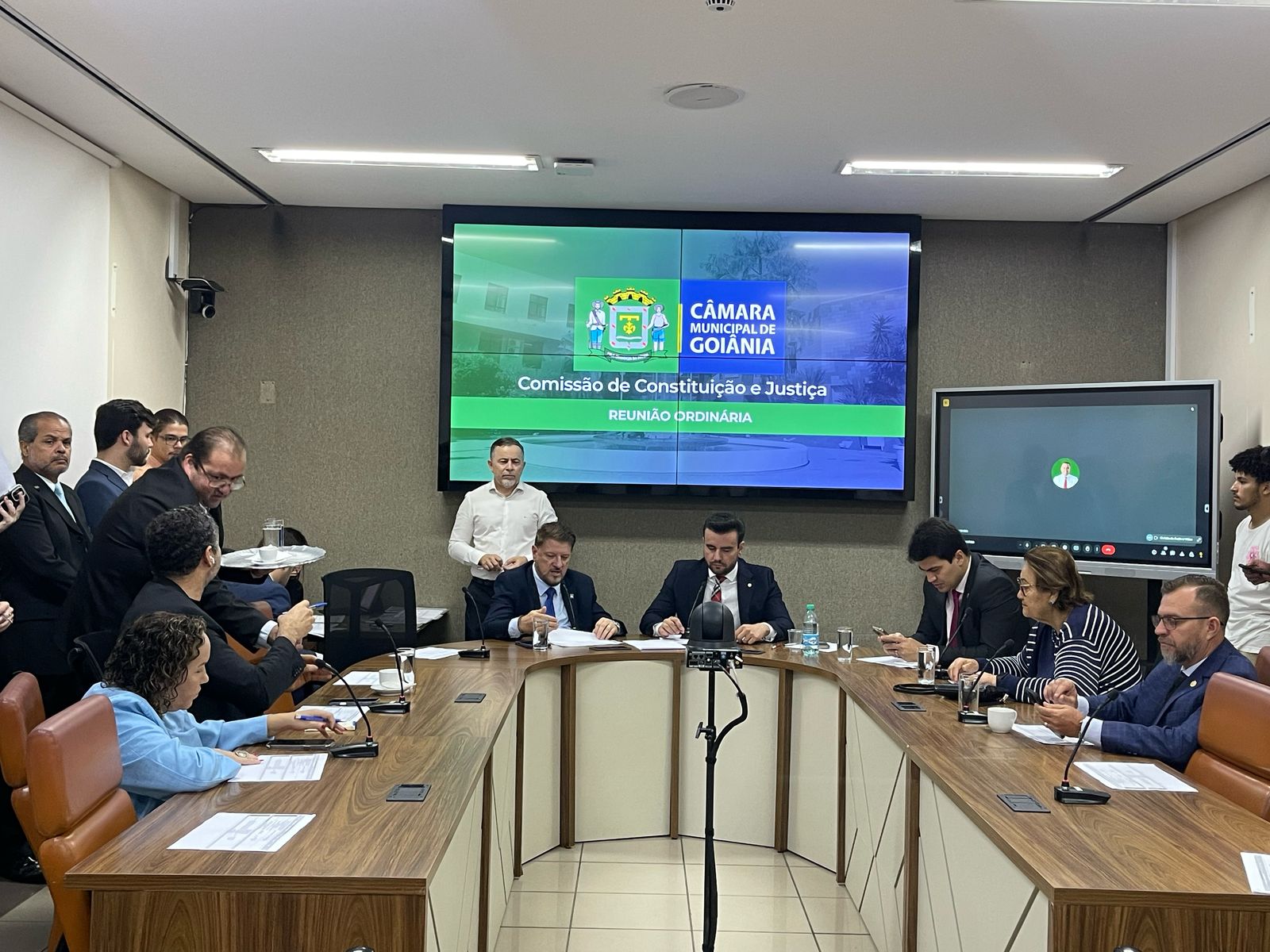 CCJ aprova reestruturação do modelo de gestão da Câmara