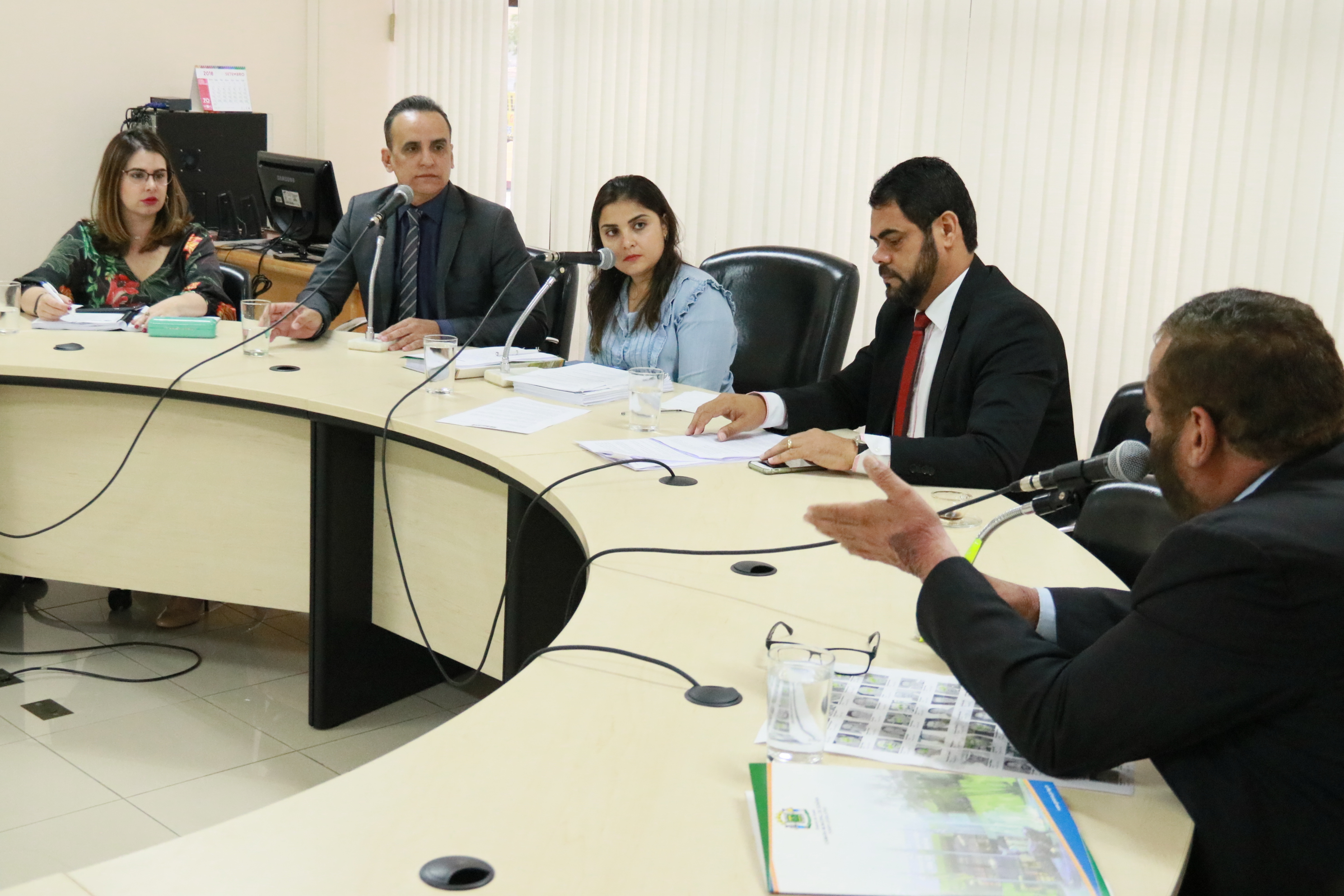 CCJ debate revisão do Código Tributário em sessão extraordinária