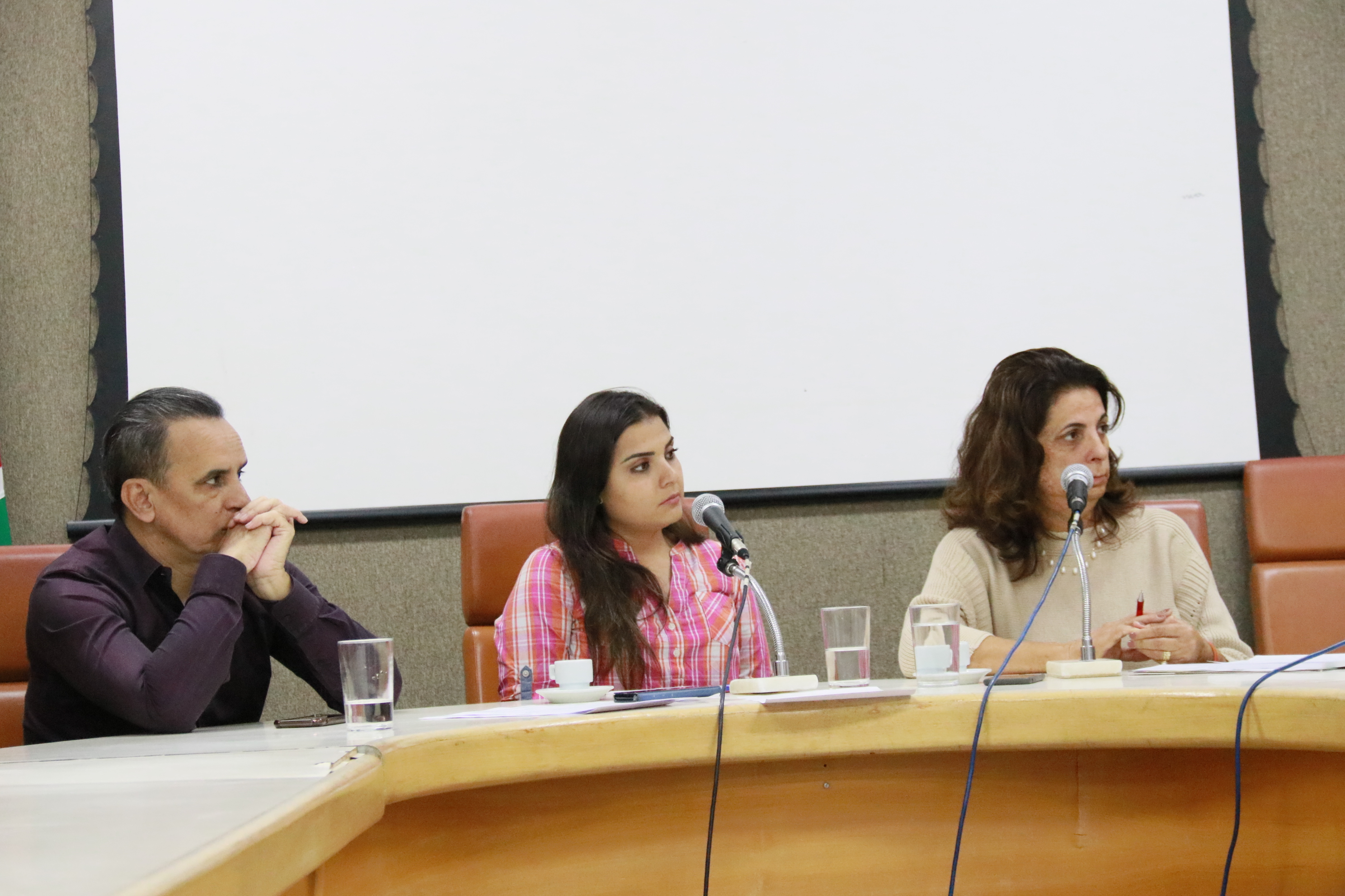 CEI da Educação convoca secretário para explicações sobre contratos