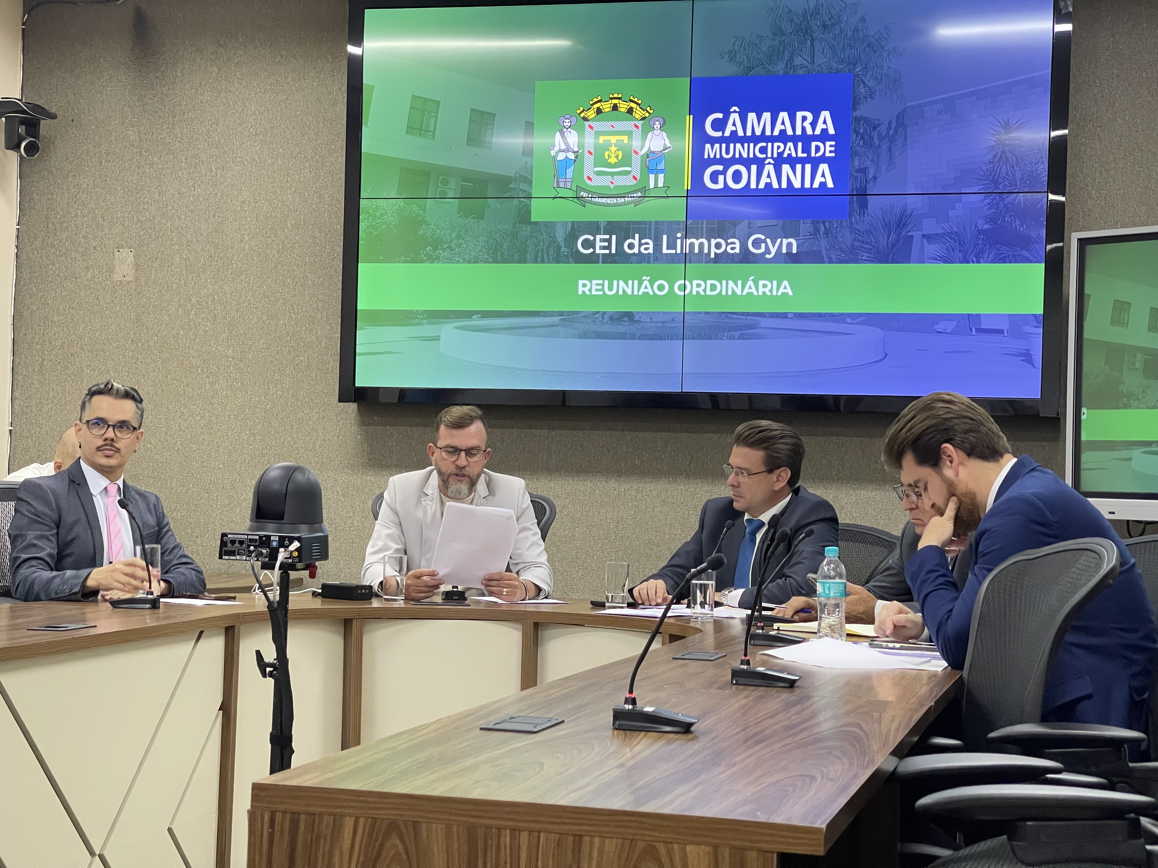 CEI da Limpa Gyn ouve cooperativas e aponta falhas na coleta seletiva em Goiânia