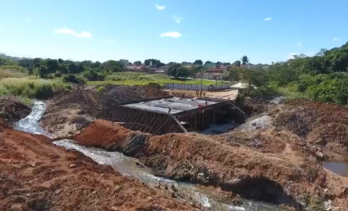 Clécio Alves fiscaliza obras na Região Oeste da Capital