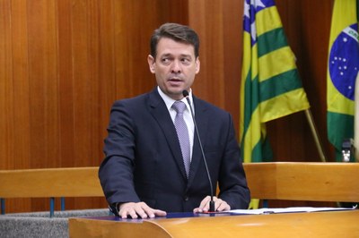 Consolidação de leis sobre violência contra mulher é aprovada na CCJ