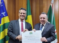 Denício Trindade homenageia cooperativismo em Sessão Especial na Câmara