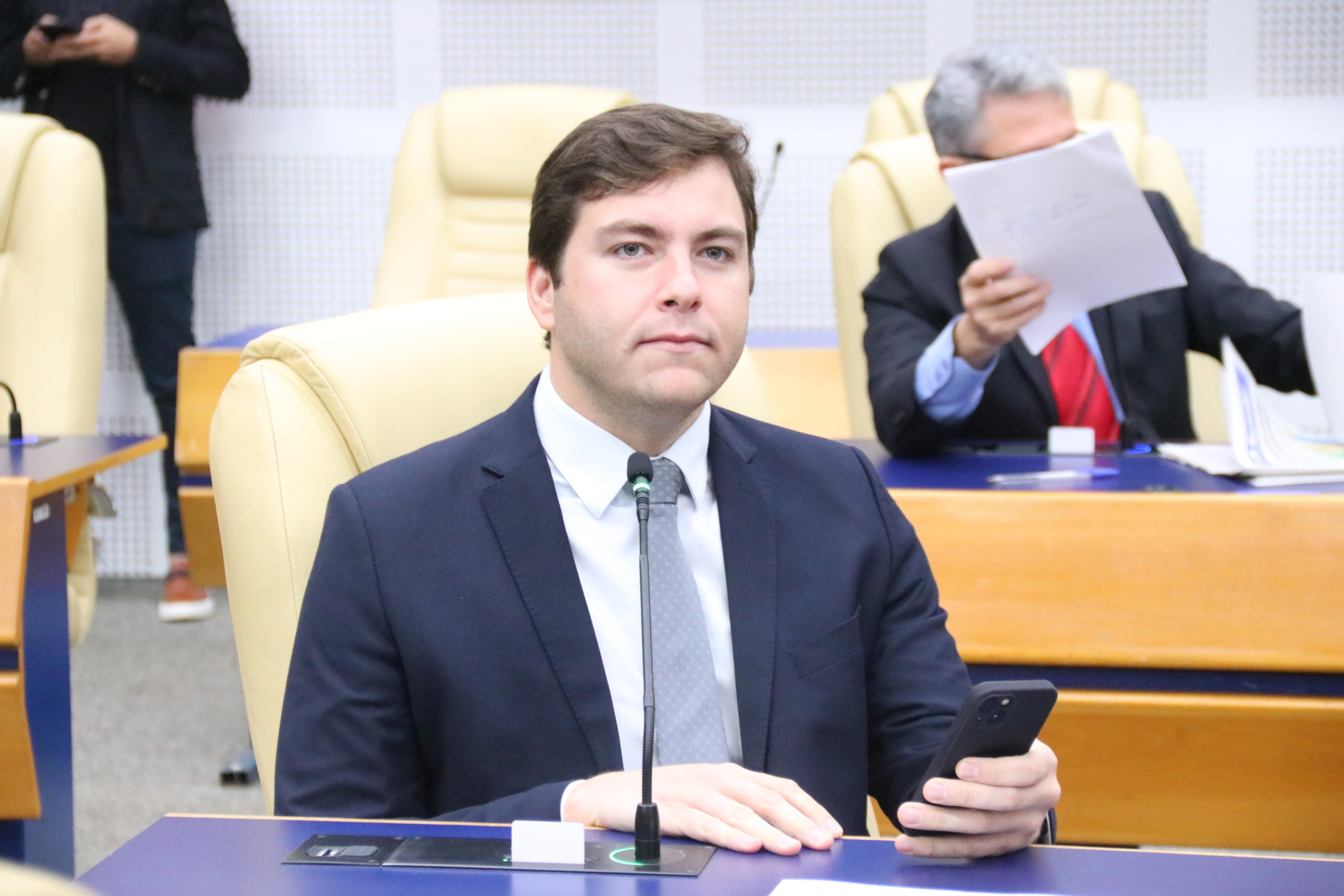 Em 1ª votação, Câmara aprova pagamento de serviços públicos com Pix e cartões