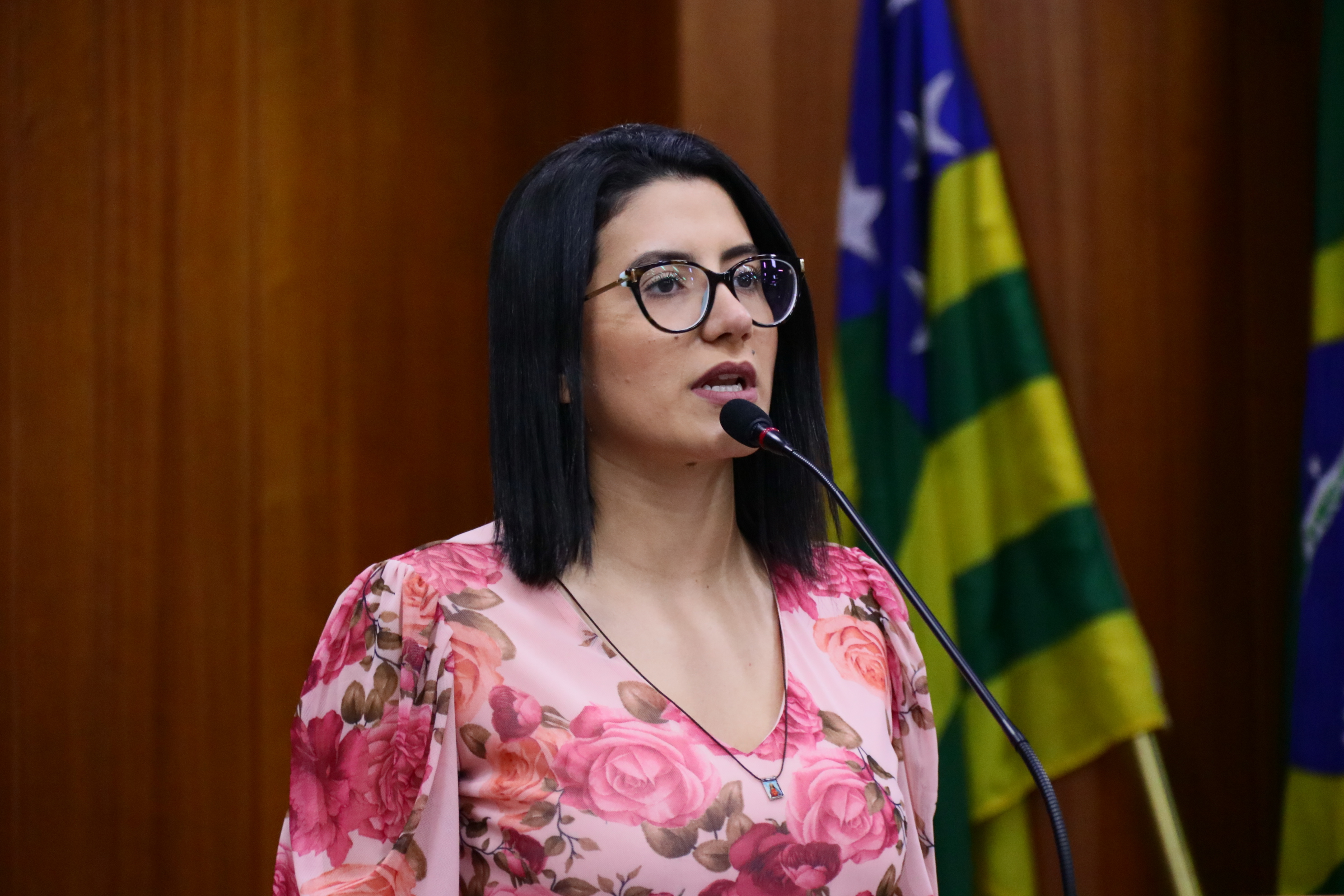 Em visita a pronto socorro psiquiátrico, Gabriela Rodart expõe precariedade da unidade