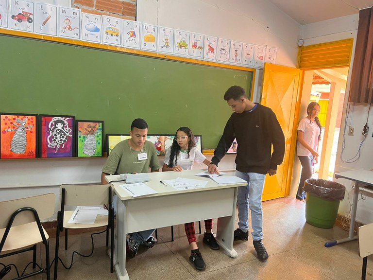 Escolas de Goiânia escolhem 37 vereadores mirins para o Parlamento Jovem na quinta edição nesta segunda (29)