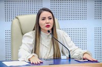 Léia Klebia propõe atendimento psicológico permanente na Rede Municipal de Ensino