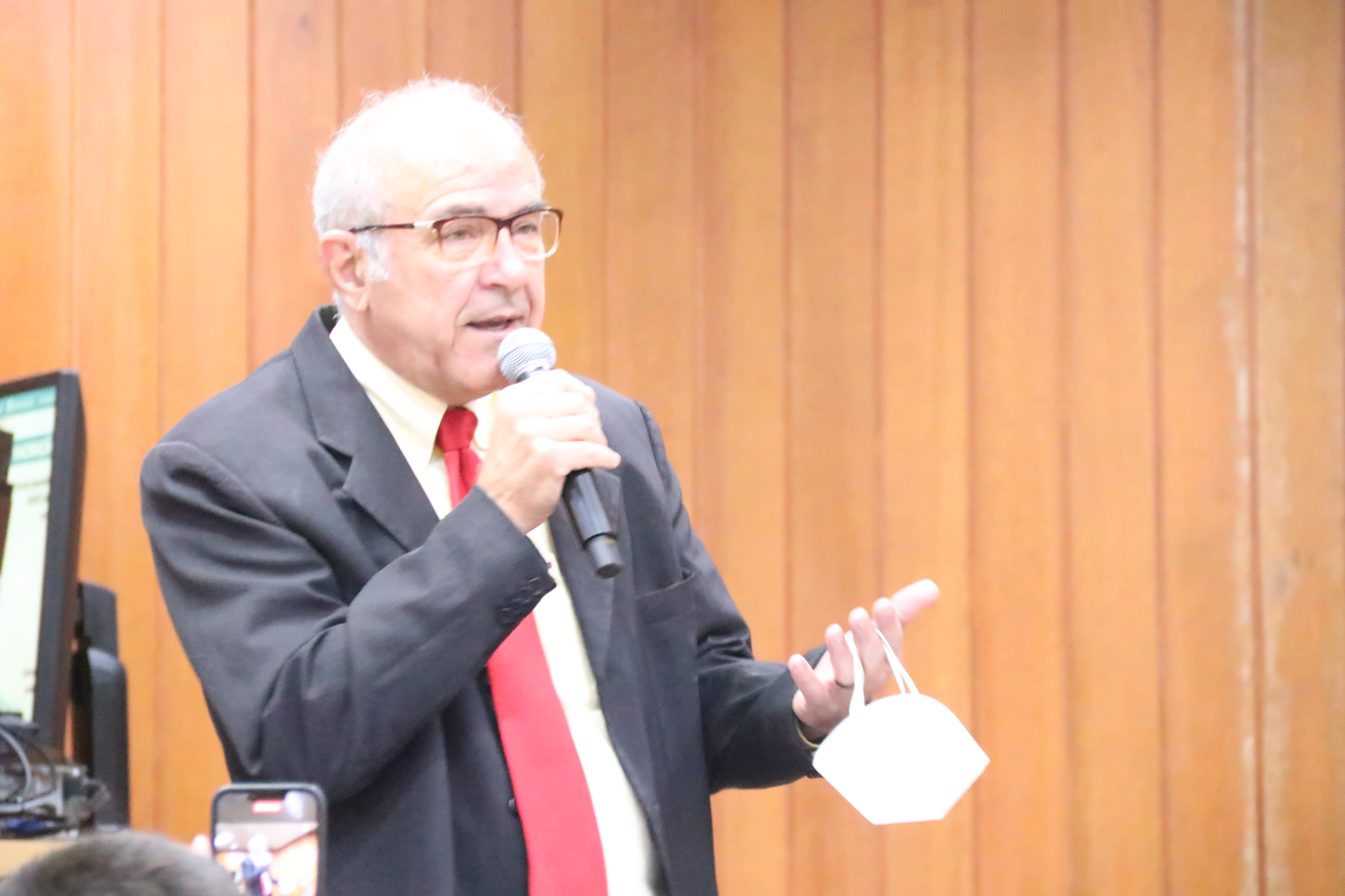 Mauro Rubem defende cotas em creches e escolas para crianças de famílias monoparentais de baixa renda