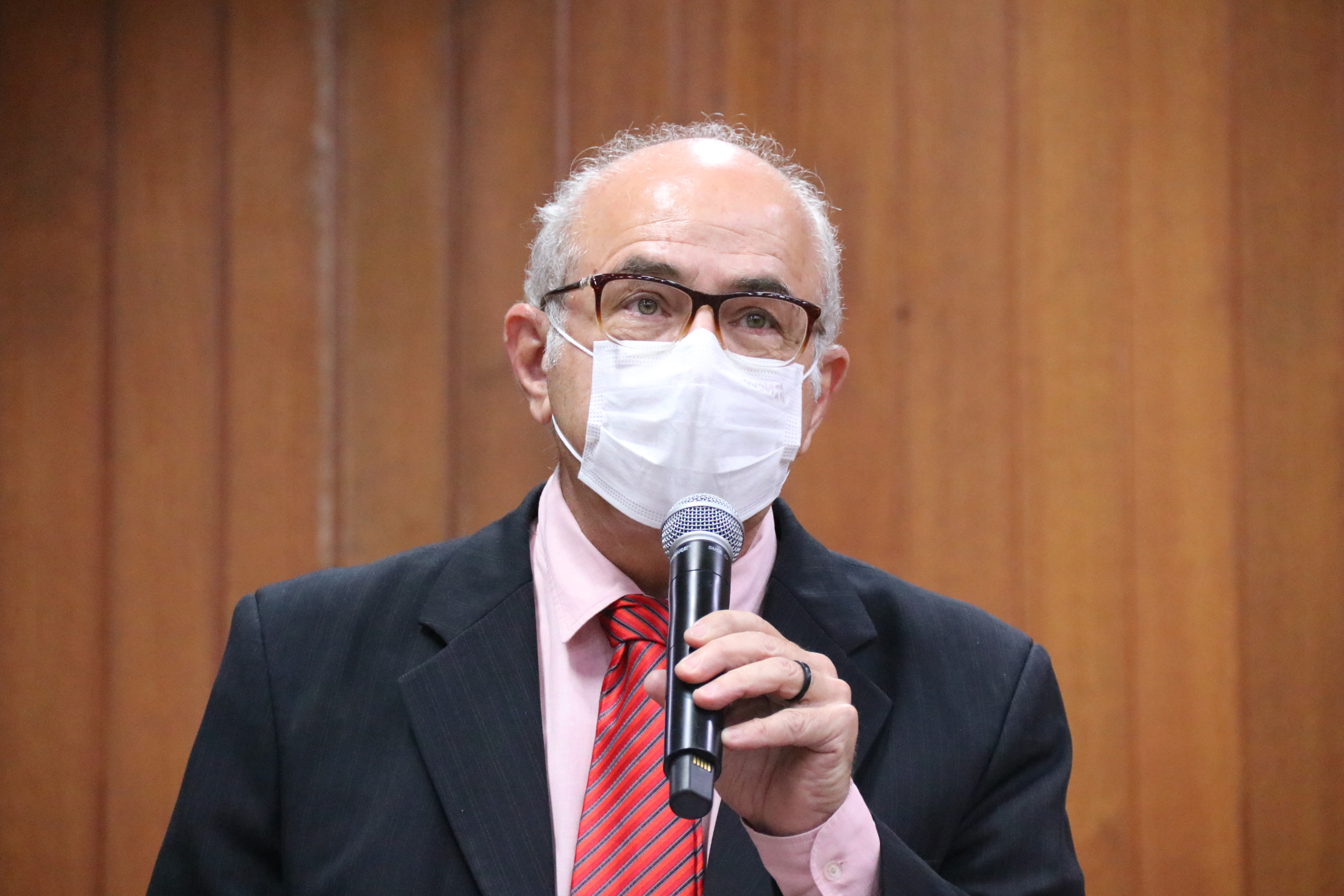 Mauro Rubem denuncia compra irregular pela SME