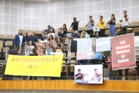 Na tribuna da Câmara, músico pede valorização da Orquestra Sinfônica de Goiânia