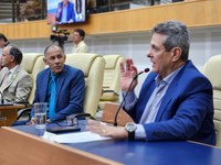 Pais de alunos poderão receber crédito para compra de uniforme escolar