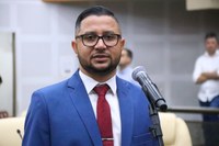 Pastor Marcos Rosa é empossado vereador na vaga de Thialu Guiotti
