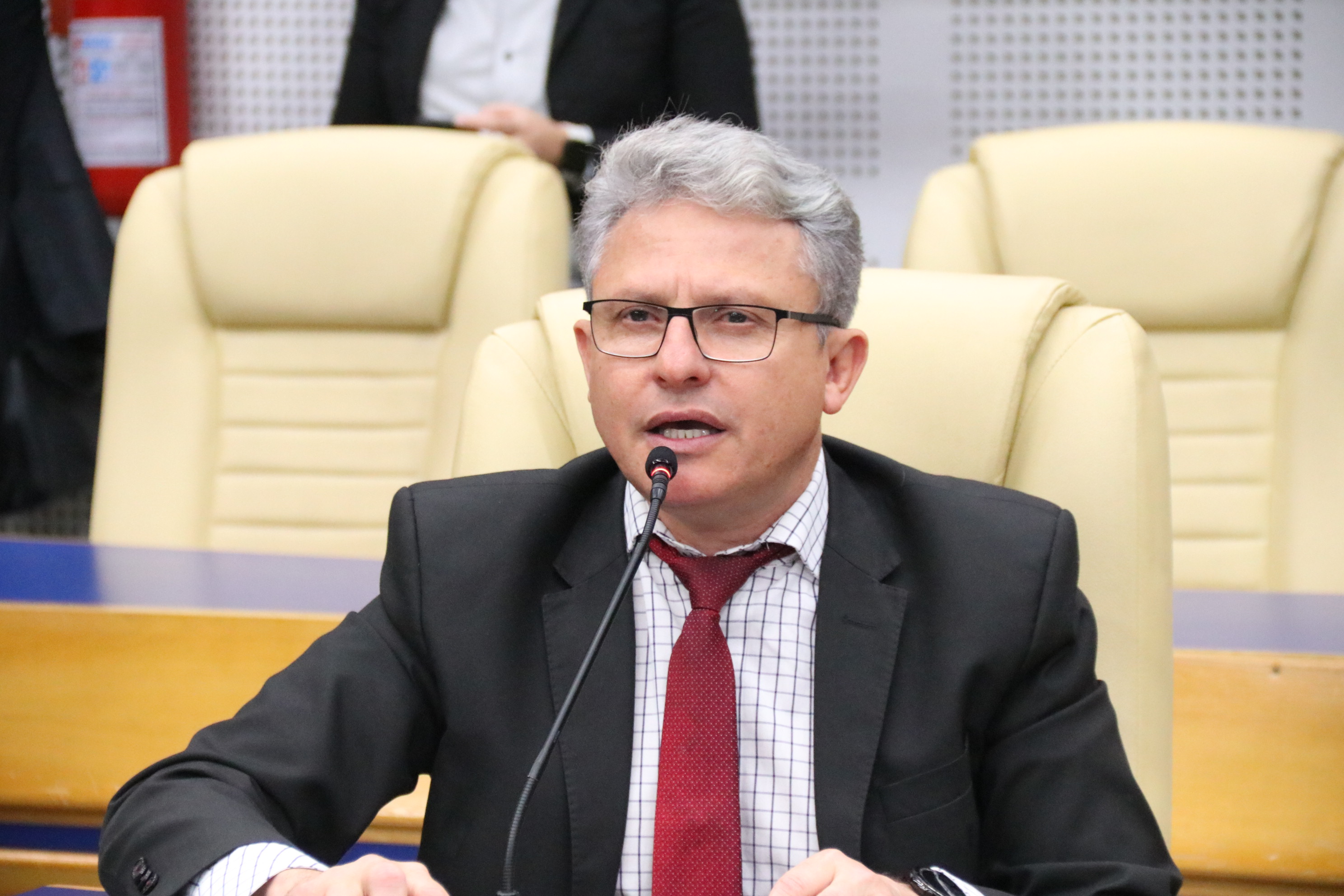 Câmara aprova projeto para adaptar mobiliário urbano a pessoas com deficiência