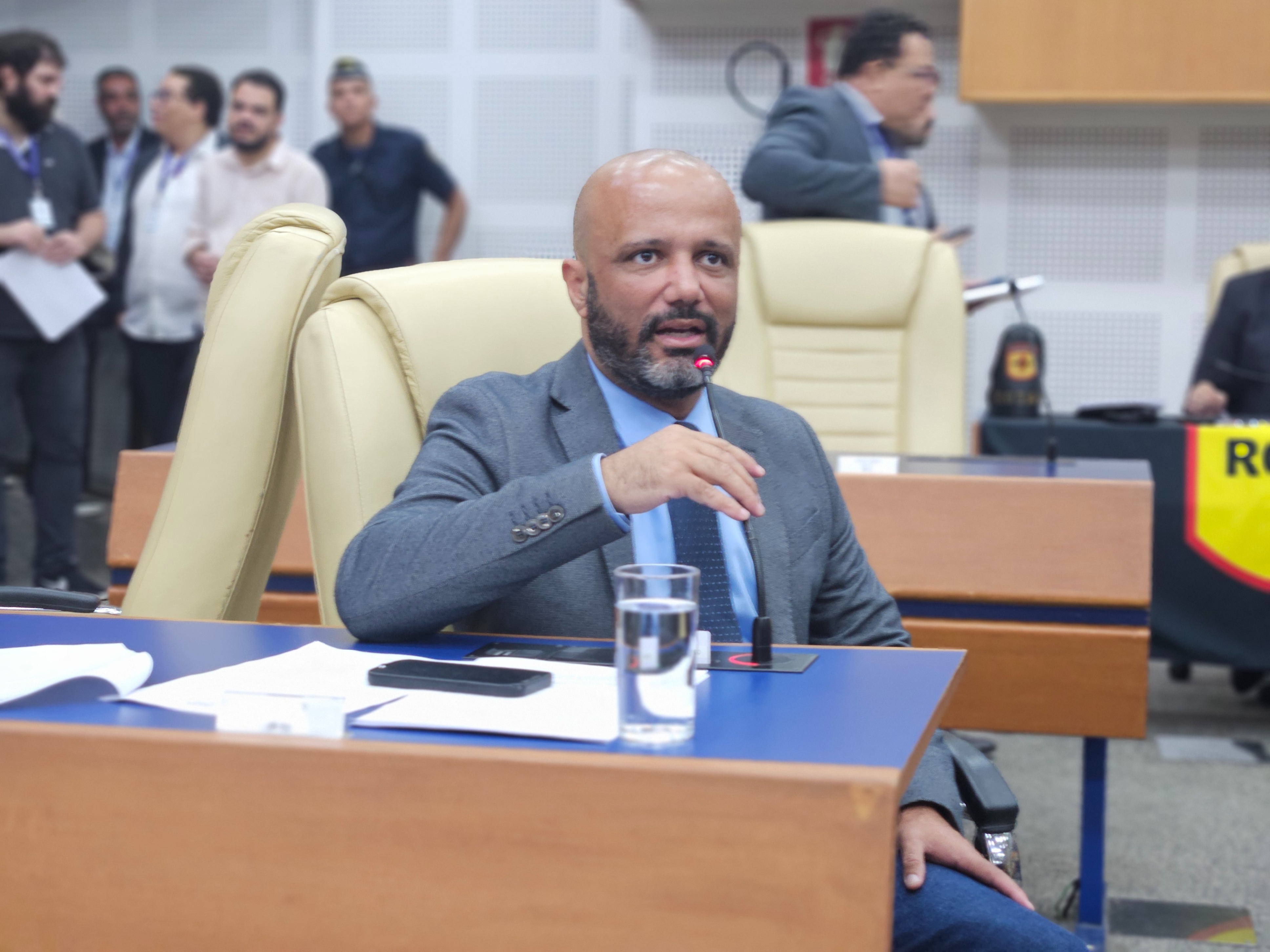 Plenário aprova transporte especial gratuito para autistas e acompanhantes