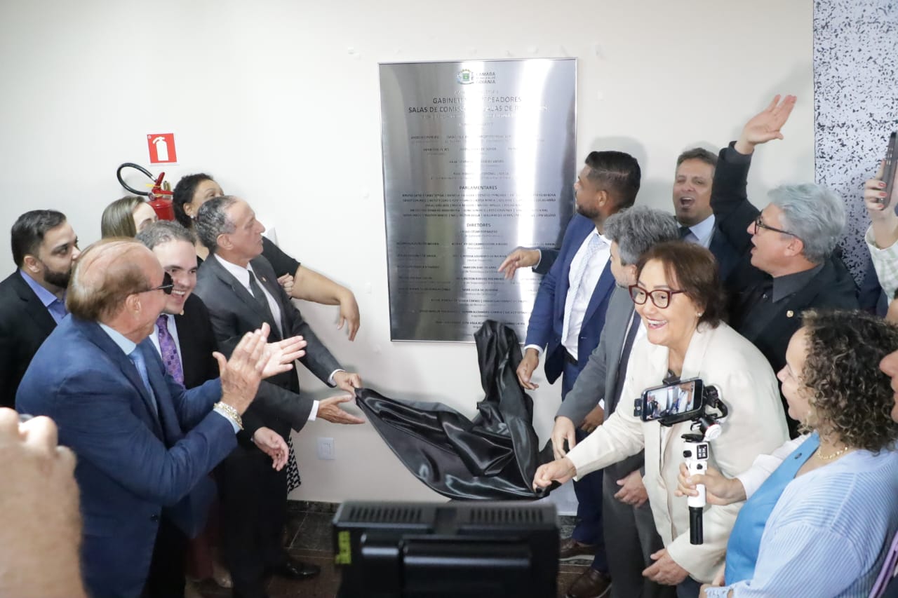 Policarpo e vereadores inauguram ampliação da sede da Câmara