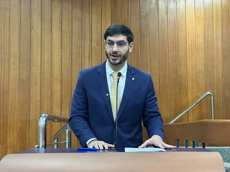 Vereador Michel Magul (PSDB) lança projeto sobre política de internacionalização do município para preparar estudantes e professores.