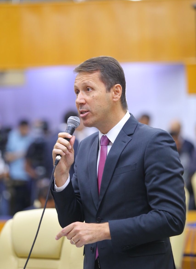 Prefeitura acata emendas impositivas de Andrey Azeredo nas áreas de Educação e Mobilidade