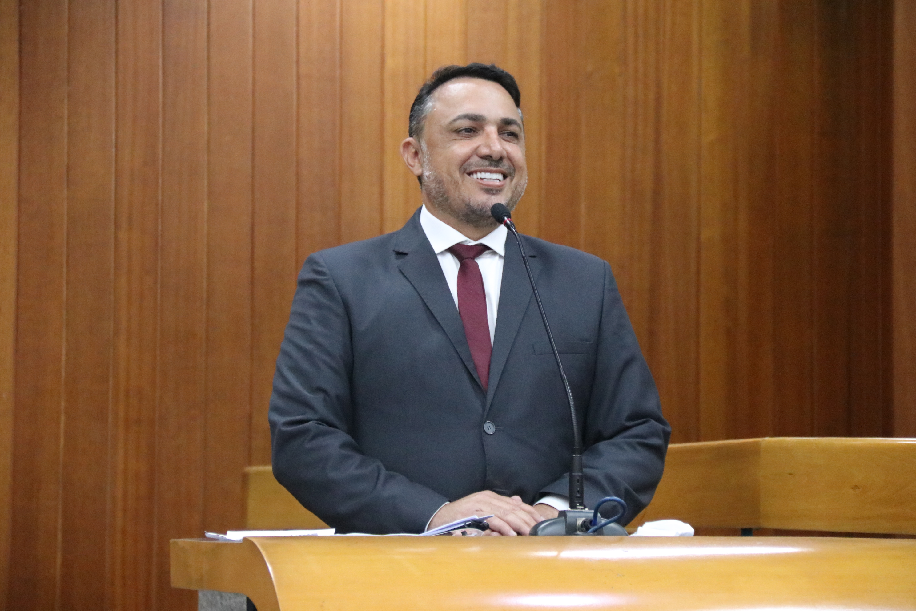 Presidente da Câmara de Aparecida faz uso da tribuna livre para se defender de acusações de colega