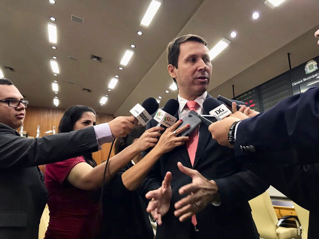 Presidente da Câmara fala à imprensa sobre Plano Diretor, projetos, convocações e concurso público  