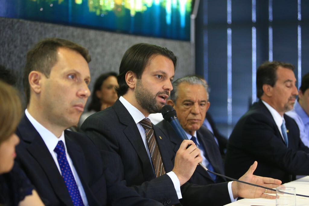 Presidente da Câmara participa de reunião sobre retomada das obras do BRT 