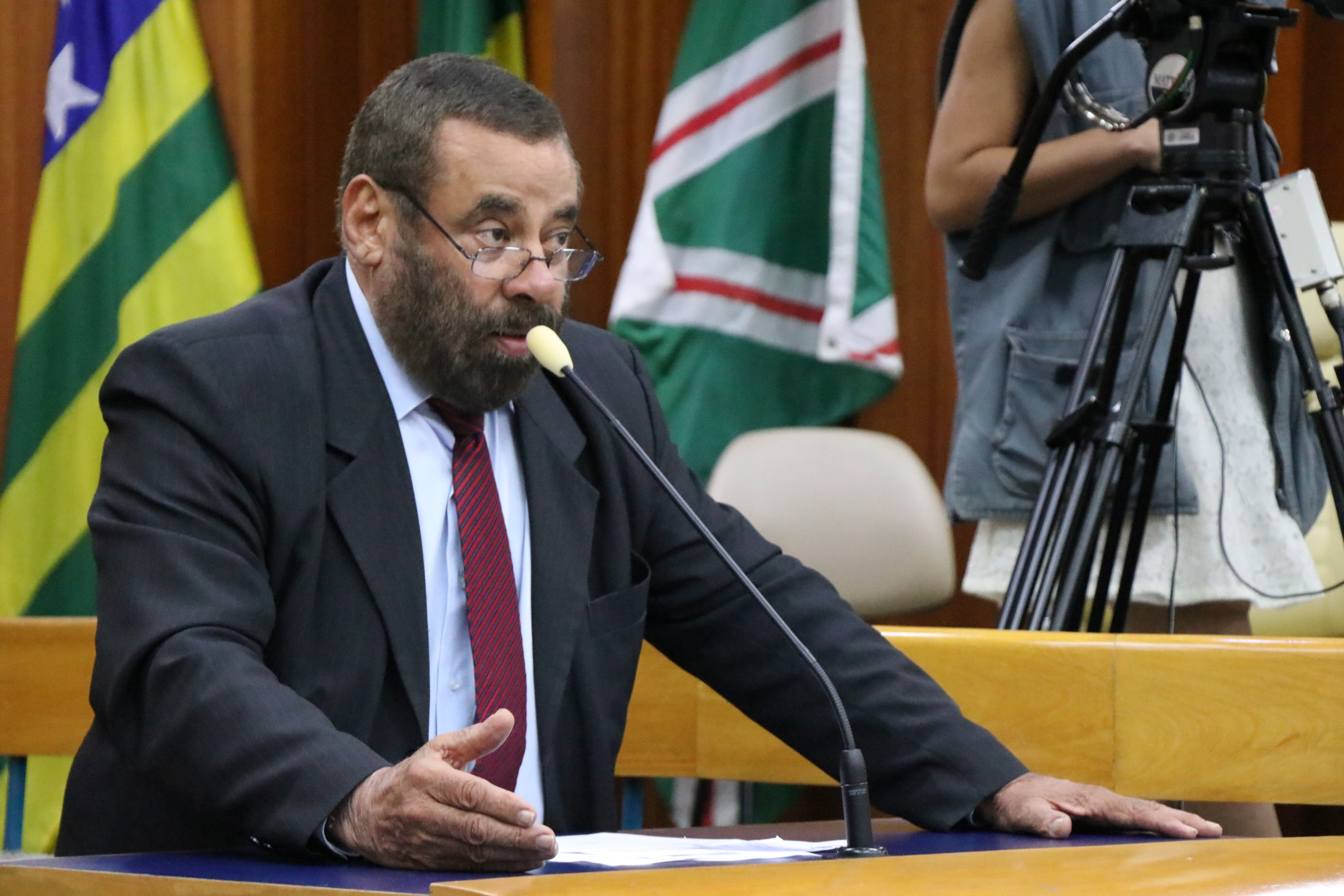 Projeto de Paulo Magalhães visa iniciar serviço de táxi-lotação em Goiânia