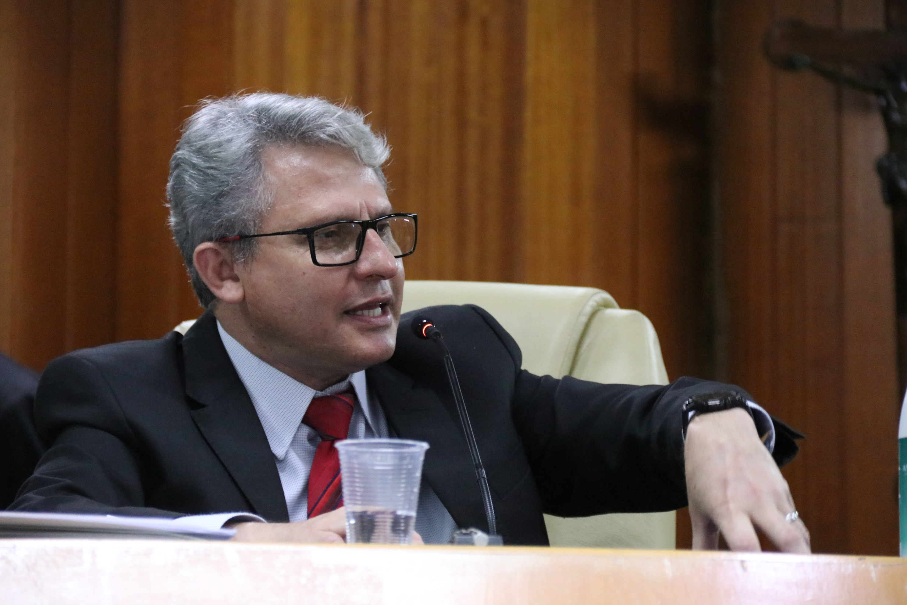 Plenário aprova criação de campanha para combate ao uso de cigarro eletrônico