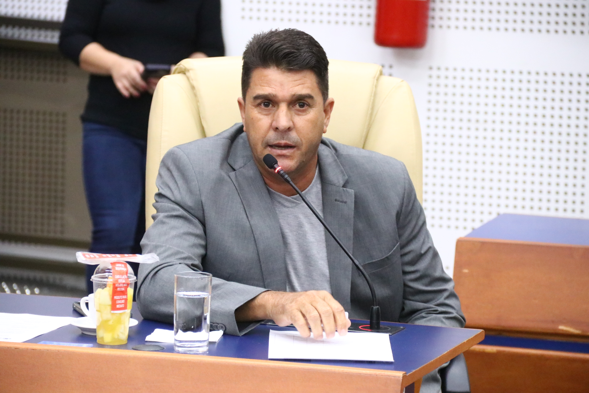 Concessionárias de energia poderão ser responsáveis por notificação de empresas que utilizam postes como suporte de cabeamento