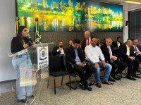 Sabrina Garcez comemora sanção de lei com benefícios aos Agentes de Saúde e de Combate às Endemias