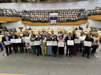 Sabrina Garcez homenageia empreendedores de franchising