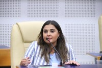 Sabrina tem aprovados projetos que incentivam aleitamento materno e sobre violência contra mulher no esporte