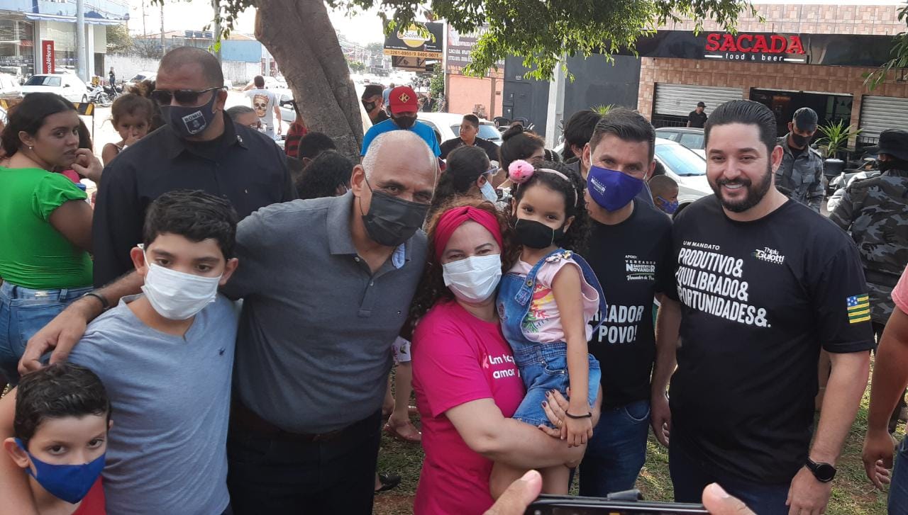 Sargento Novandir e Thialu Guiotti promovem festa do Dia das Crianças no Jardim Guanabara, com entrega de brinquedos