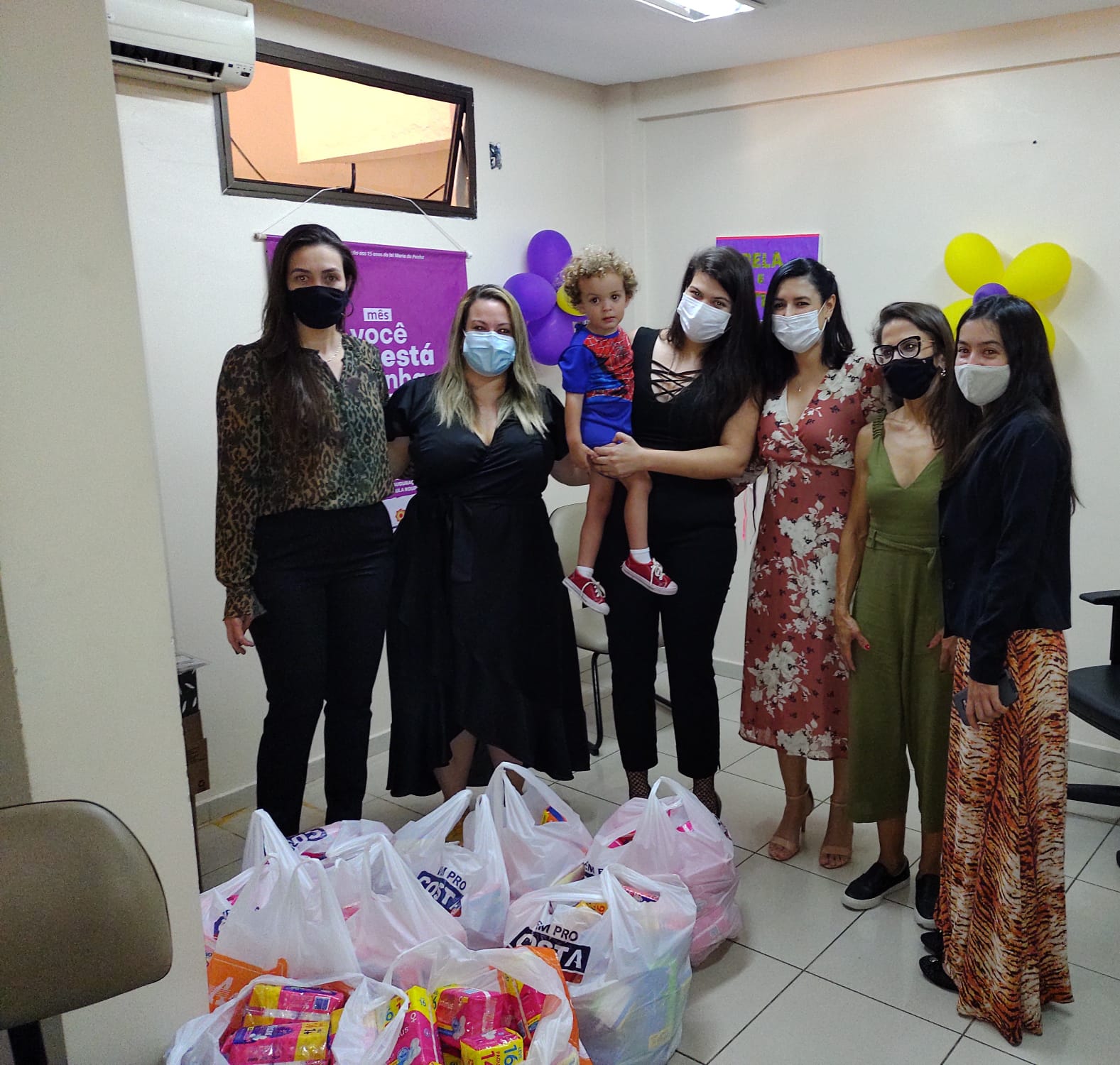 Servidores da Procuradoria da Câmara contribuem com campanha de arrecadação de absorventes