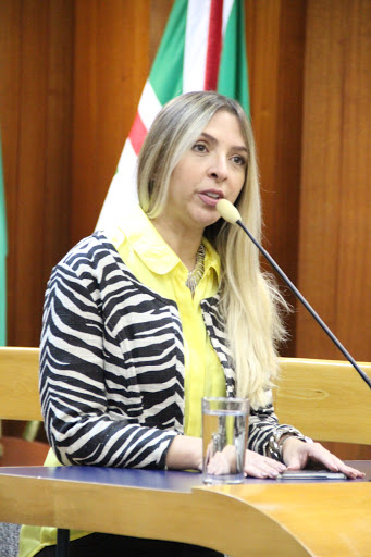 Tatiana quer relatórios anuais da situação das escolas públicas do Município